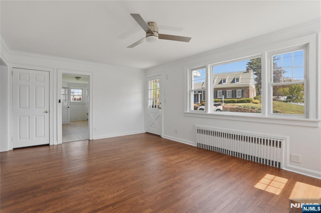 38 East Ridgewood Avenue Paramus, NJ 07652 - Photo 4 of 21