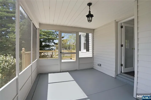 $4,000 | 38 East Ridgewood Avenue, Paramus, NJ 07652