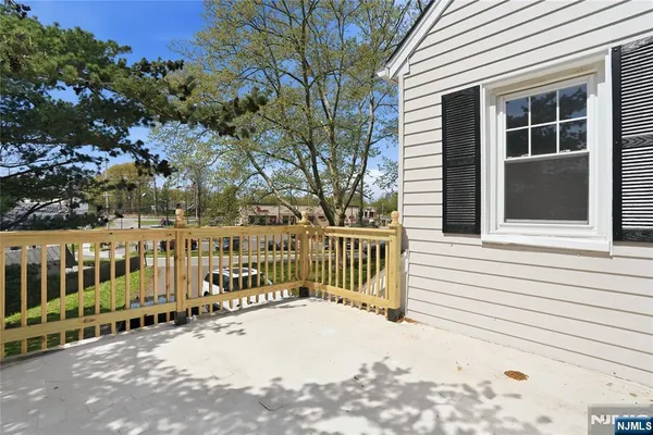 $4,000 | 38 East Ridgewood Avenue, Paramus, NJ 07652