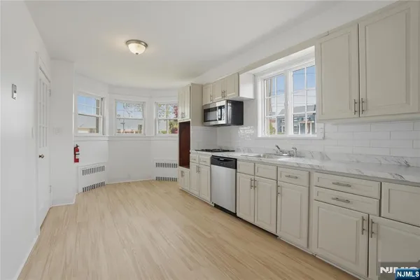 $4,000 | 38 East Ridgewood Avenue, Paramus, NJ 07652