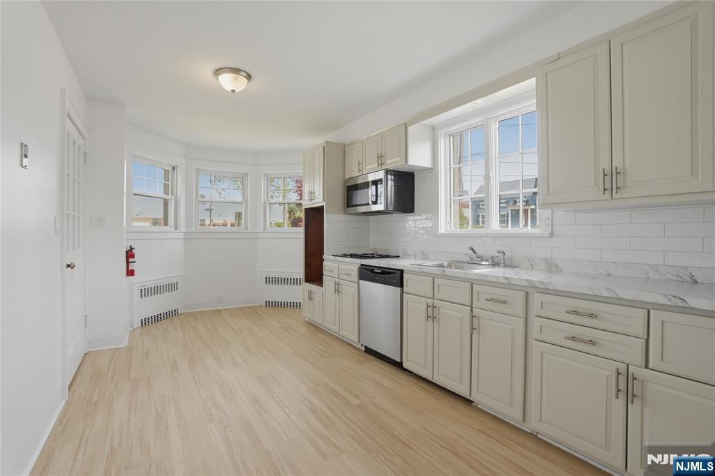 38 East Ridgewood Avenue Paramus, NJ 07652 - Photo 9 of 21