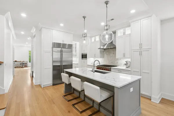 $2,150,000 | 2016 North Howe Street, Unit 3S, Chicago, IL 60614