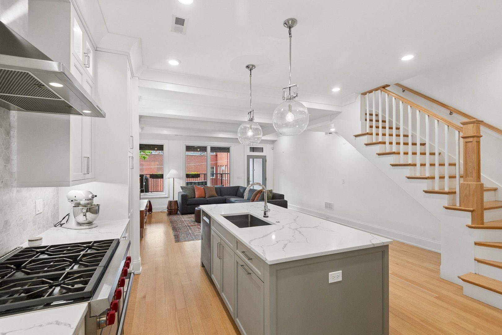 2016 North Howe Street, Unit 3S Chicago, IL 60614 - Photo 16 of 47