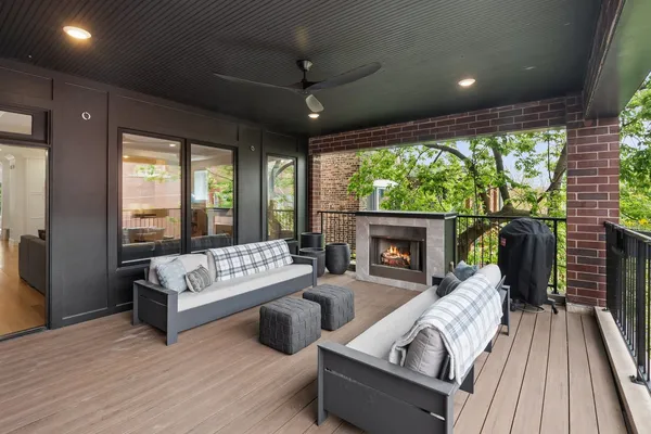 $2,150,000 | 2016 North Howe Street, Unit 3S, Chicago, IL 60614