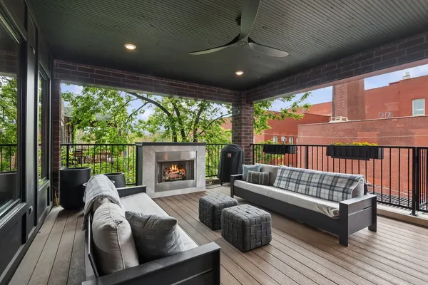 $2,150,000 | 2016 North Howe Street, Unit 3S, Chicago, IL 60614