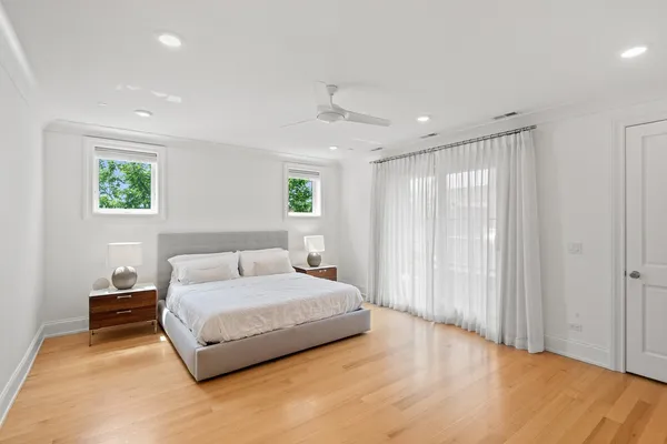 $2,150,000 | 2016 North Howe Street, Unit 3S, Chicago, IL 60614