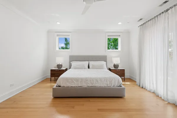 $2,150,000 | 2016 North Howe Street, Unit 3S, Chicago, IL 60614