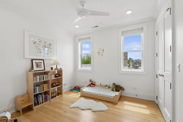 $2,150,000 | 2016 North Howe Street, Unit 3S, Chicago, IL 60614