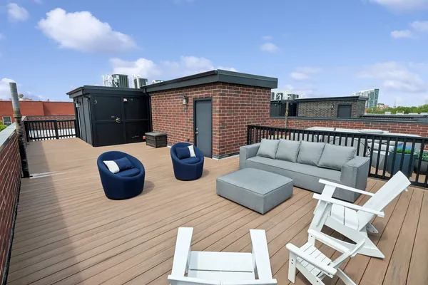 $2,150,000 | 2016 North Howe Street, Unit 3S, Chicago, IL 60614