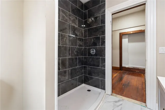 $1,800 | 483 Alexander Street, Unit 4, Rochester, NY 14605