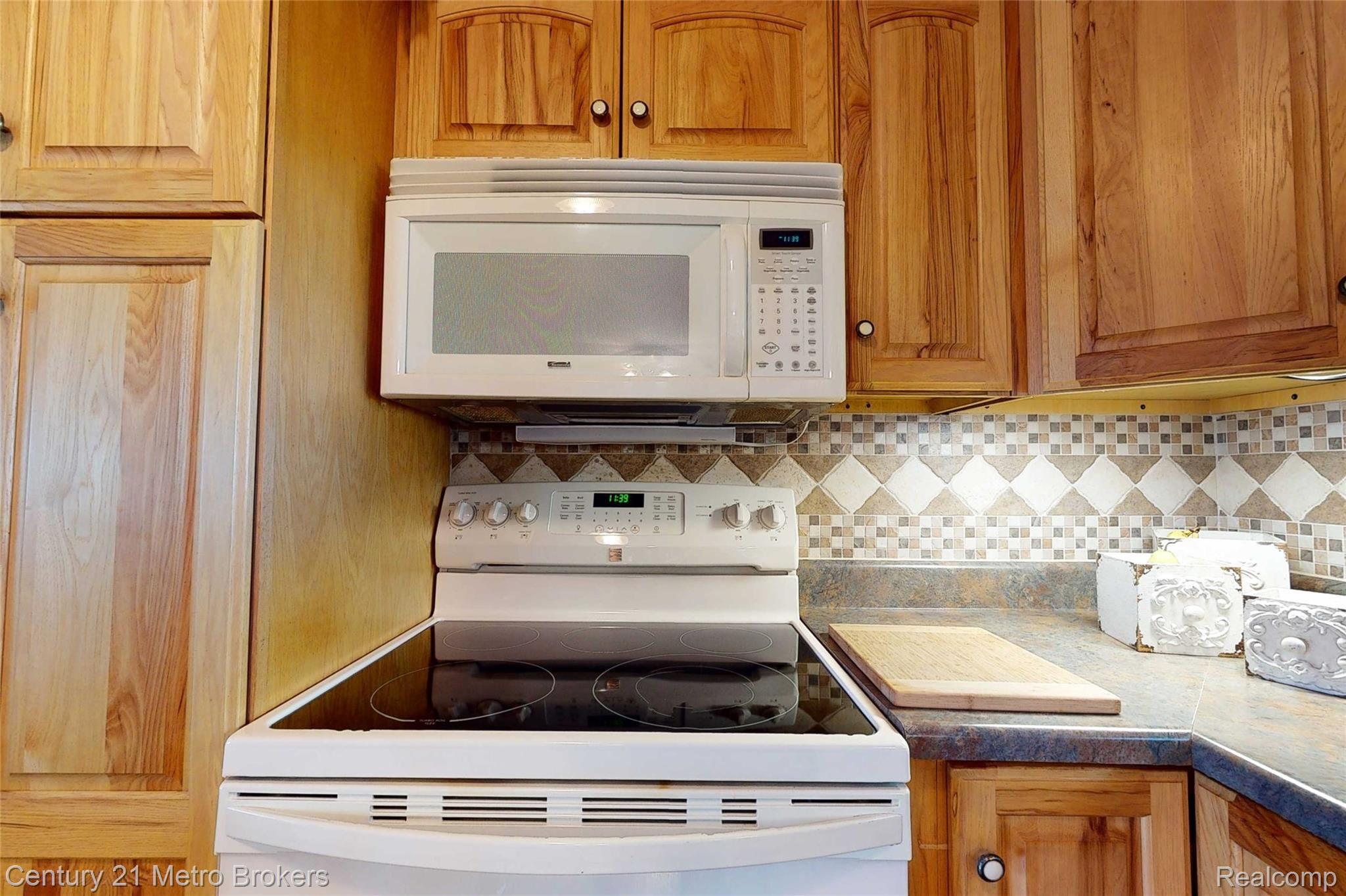 12772 Gera Road Birch Run, MI 48415 - Photo 19 of 62 12772-Gera-Rd-15 Kitchen.jpg
