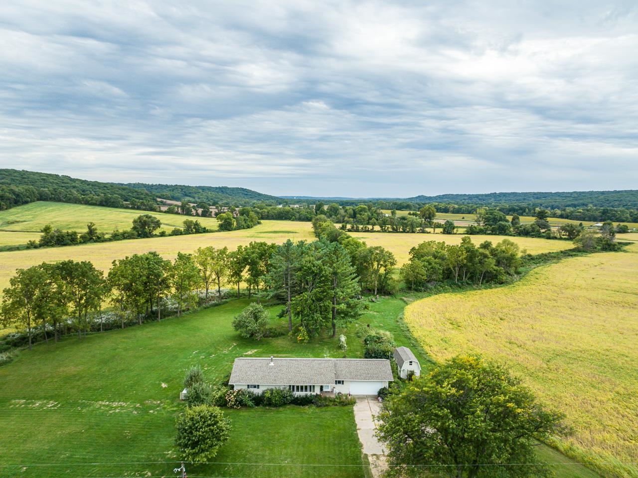 2463 West Pash Road Hanover, IL 61041 - Photo 2 of 48 Gallery Image 2