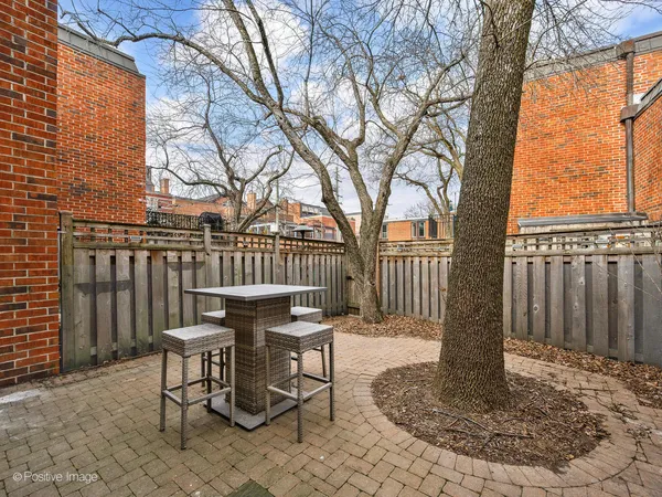 $649,000 | 604 West Armitage Avenue, Chicago, IL 60614