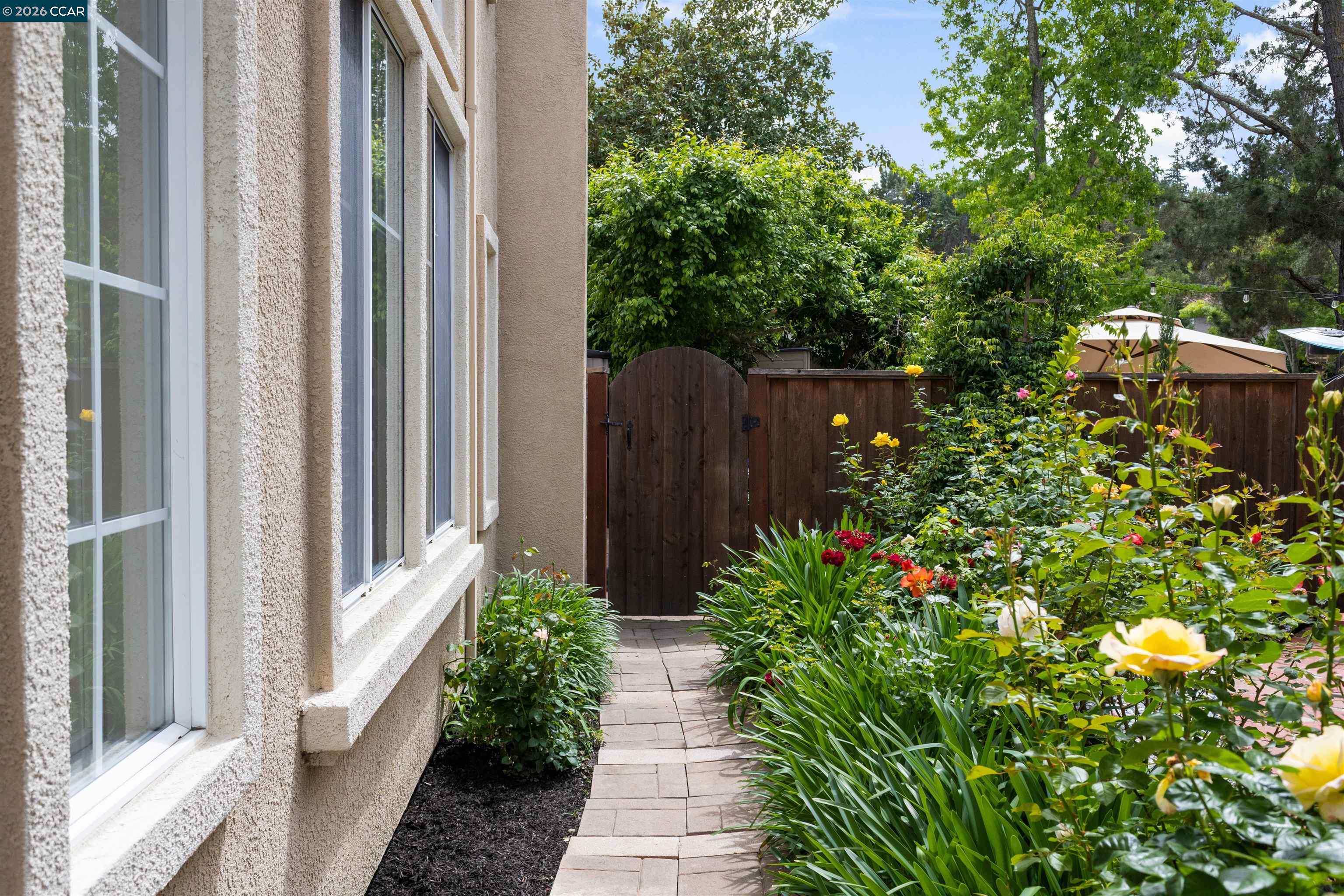 121 Enchanted Way San Ramon, CA 94583 - Photo 5 of 42