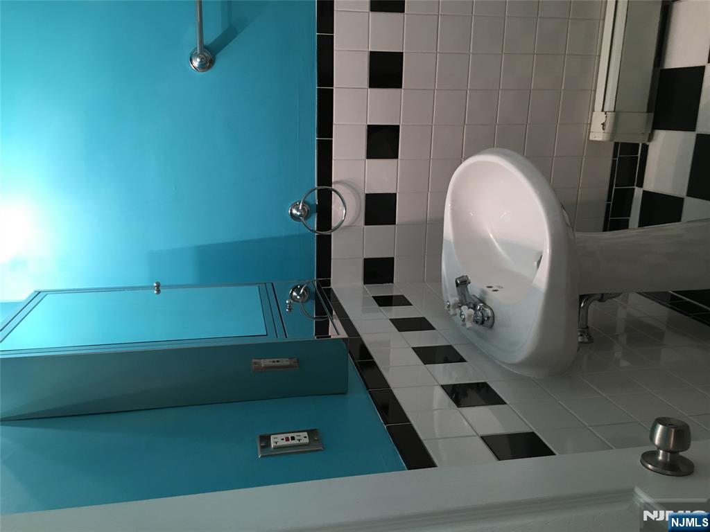 1130 Valley Road, Unit 2B Wayne, NJ 07470 - Photo 14 of 18