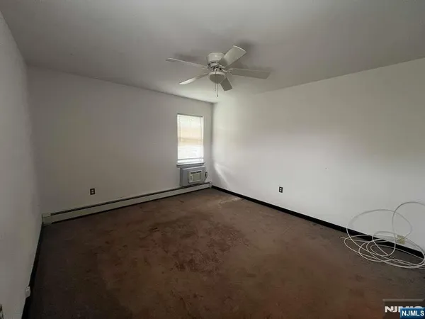 $2,000 | 1130 Valley Road, Unit 2B, Wayne, NJ 07470