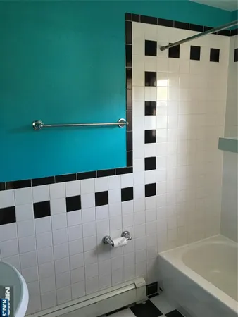 $2,000 | 1130 Valley Road, Unit 2B, Wayne, NJ 07470