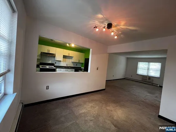 $2,000 | 1130 Valley Road, Unit 2B, Wayne, NJ 07470