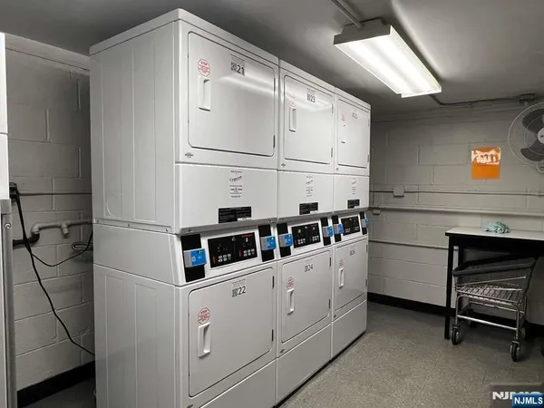 $2,000 | 1130 Valley Road, Unit 2B, Wayne, NJ 07470