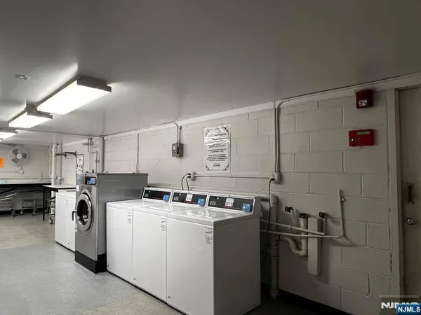 $2,000 | 1130 Valley Road, Unit 2B, Wayne, NJ 07470