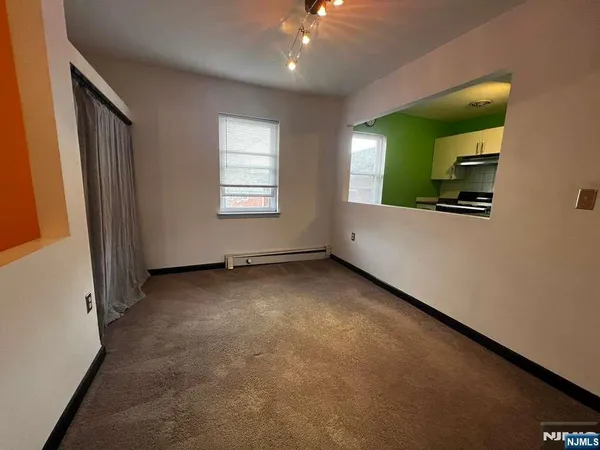 $2,000 | 1130 Valley Road, Unit 2B, Wayne, NJ 07470