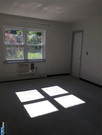$2,000 | 1130 Valley Road, Unit 2B, Wayne, NJ 07470