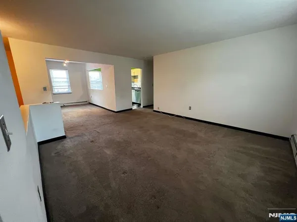 $2,000 | 1130 Valley Road, Unit 2B, Wayne, NJ 07470