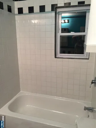 $2,000 | 1130 Valley Road, Unit 2B, Wayne, NJ 07470