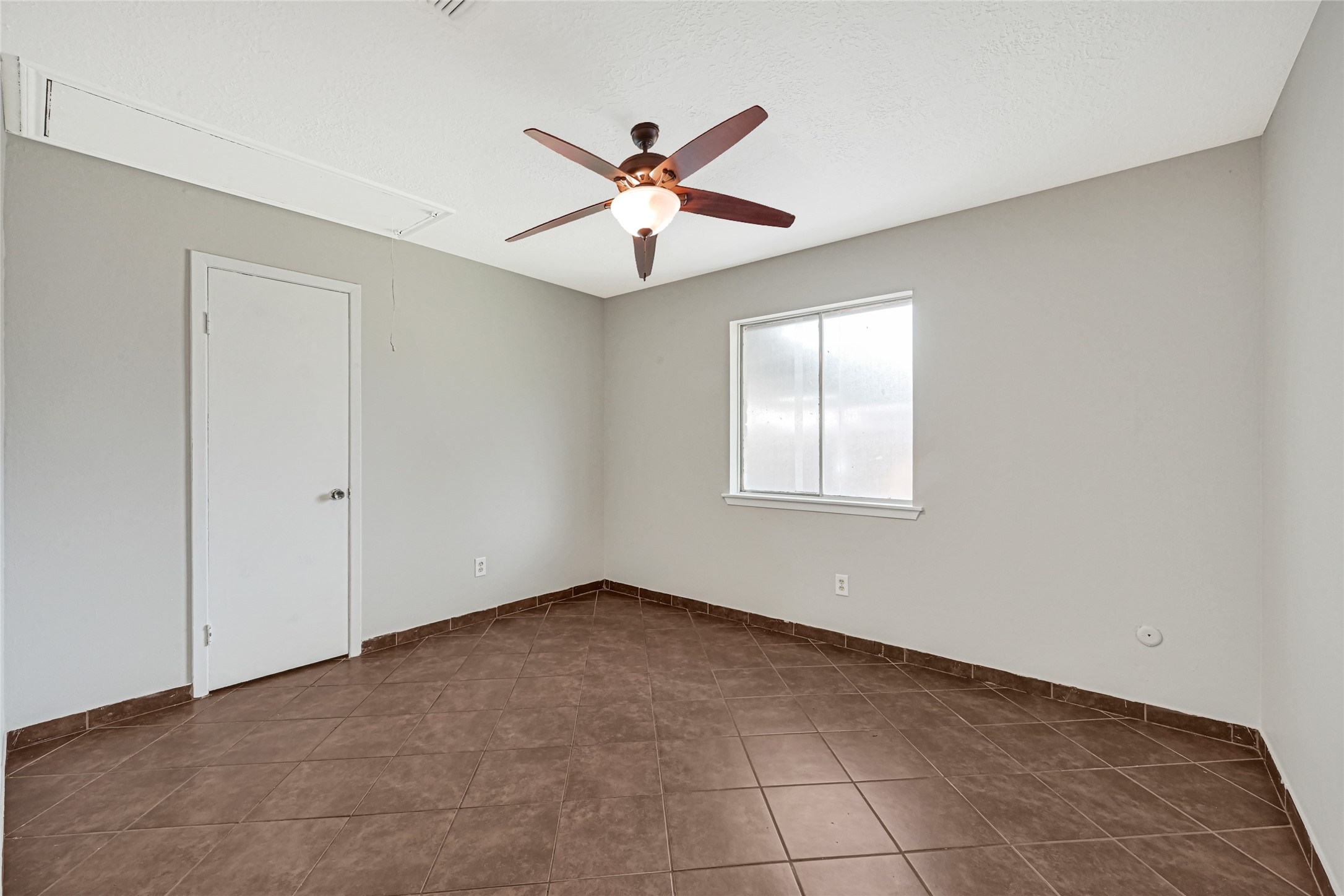 7064 Jetty Lane Houston, TX 77072 - Photo 13 of 30 Gallery Image 13