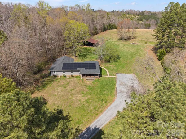 $700,000 | 527 Floyd Blackwell Road, Tryon, NC 28782