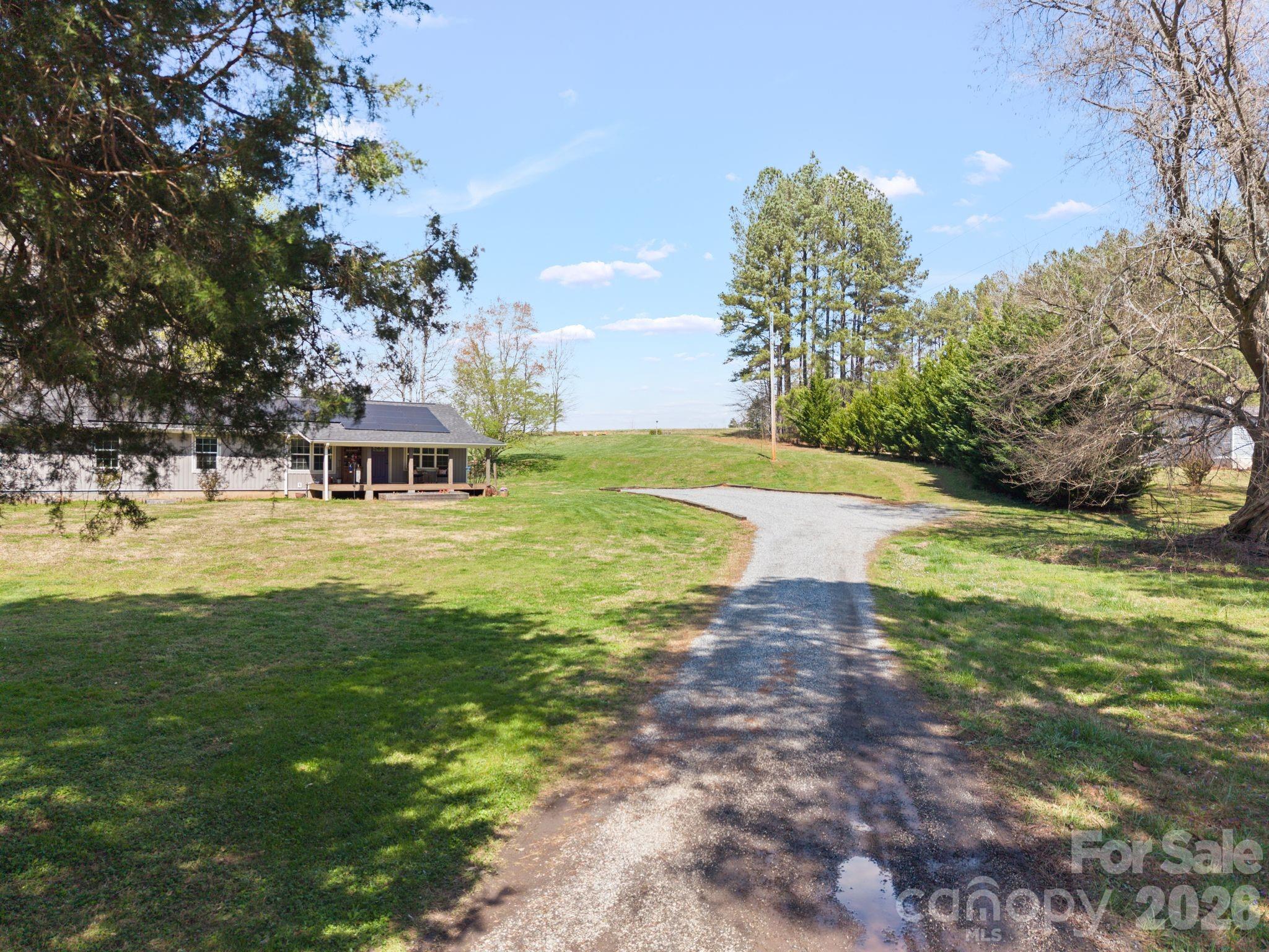 527 Floyd Blackwell Road Tryon, NC 28782 - Photo 2 of 40