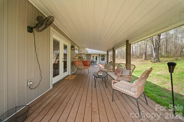 $700,000 | 527 Floyd Blackwell Road, Tryon, NC 28782