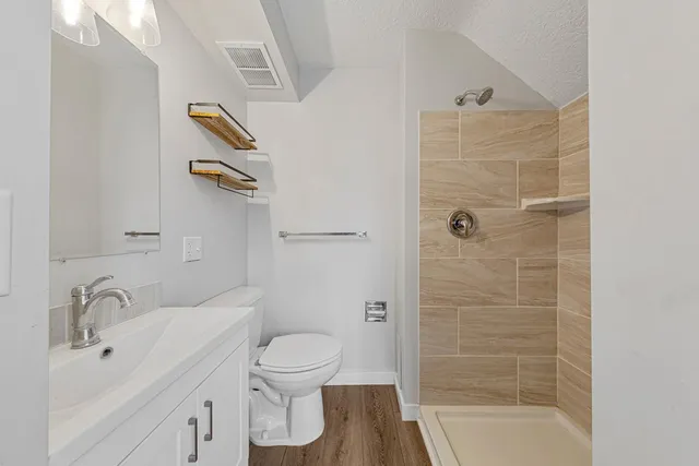 $237,500 | 15 14th Street Northeast, Faribault, MN 55021