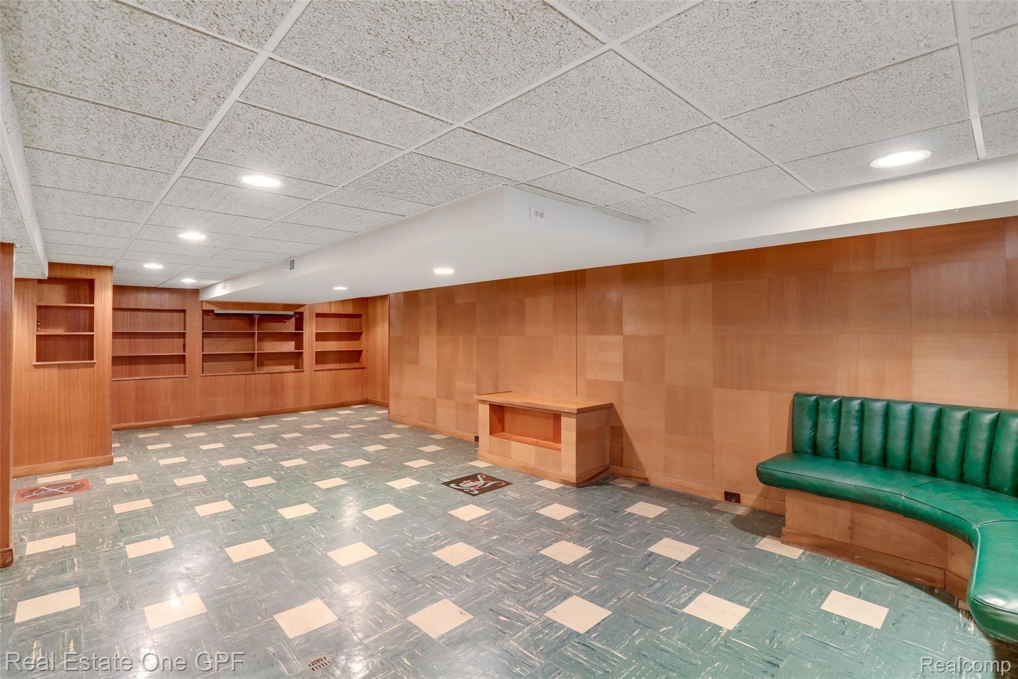 457 Lexington Road Grosse Pointe, MI 48236 - Photo 16 of 26 19-print-457 Lexington Road0018.jpg