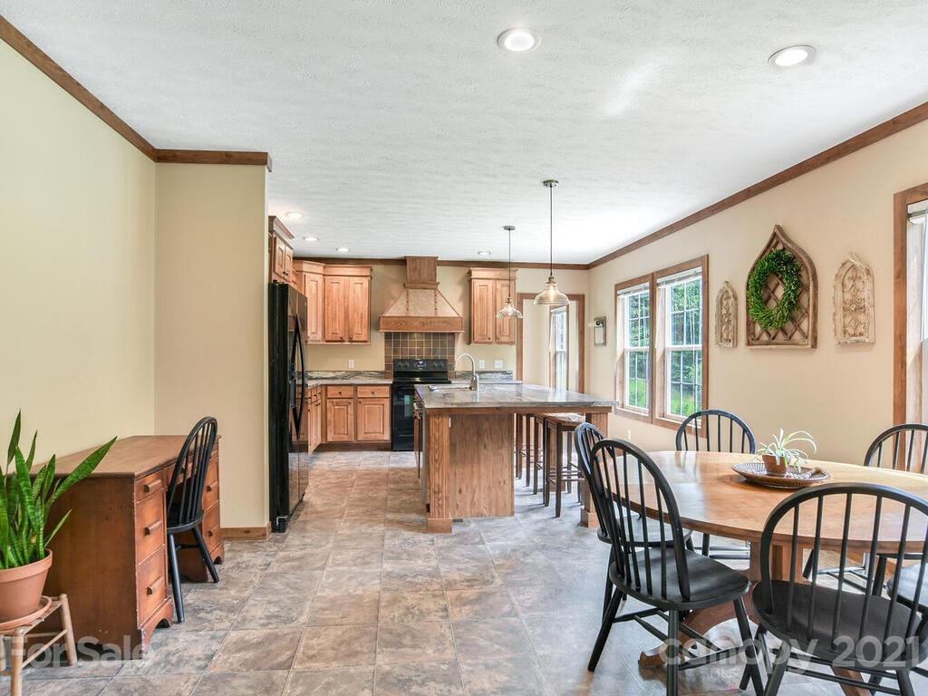 940 Fisher Branch Road Marshall, NC 28753 - Photo 12 of 35 Gallery Image 12