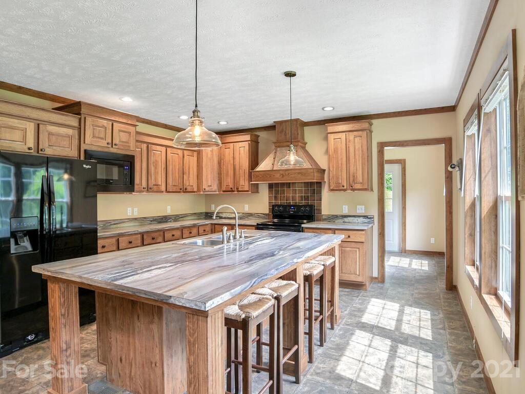 940 Fisher Branch Road Marshall, NC 28753 - Photo 13 of 35 Gallery Image 13