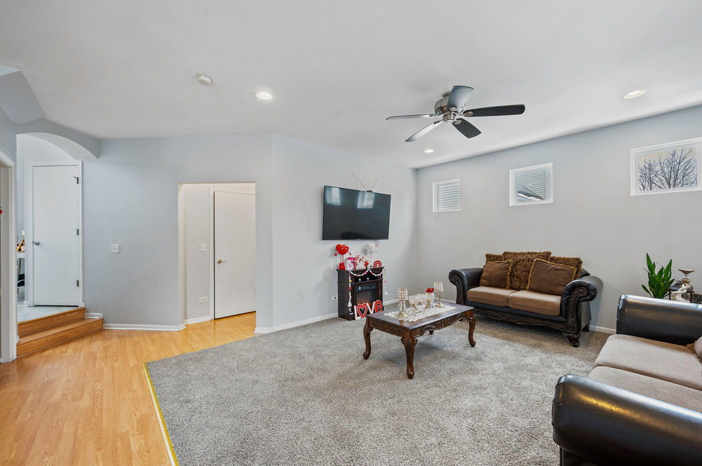 456 Kelly Court Romeoville, IL 60446 - Photo 10 of 29