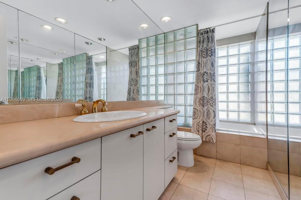 5201 Jefferson Street Hollywood, FL 33021 - Photo 16 of 28