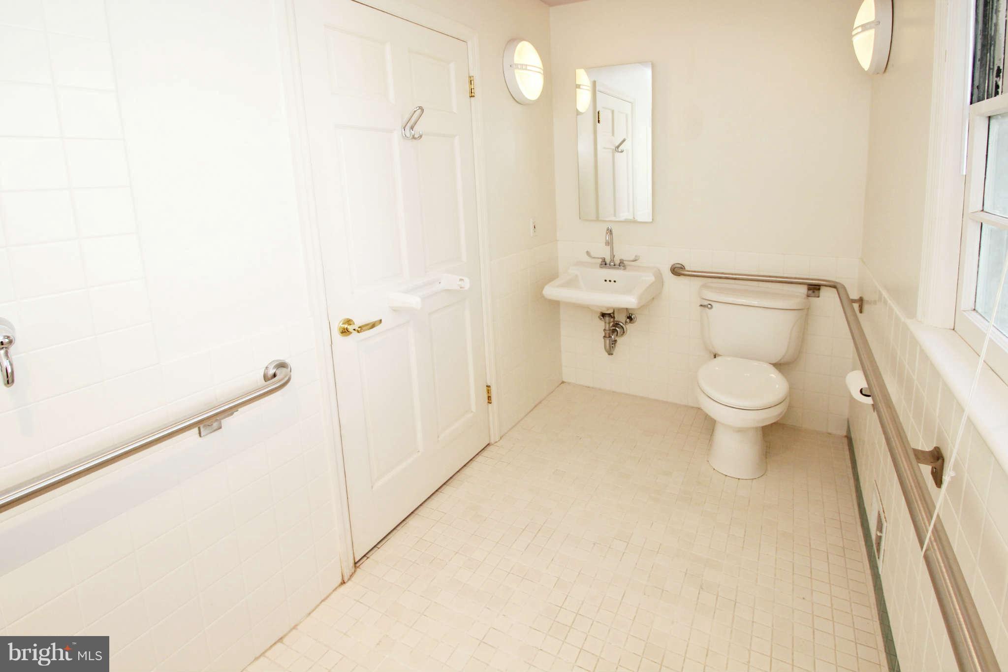 1459 Roxanna Road Northwest Washington, DC 20012 - Photo 18 of 30 Bath