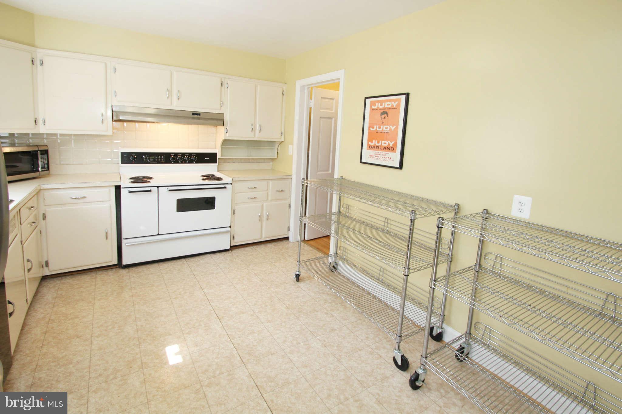 1459 Roxanna Road Northwest Washington, DC 20012 - Photo 10 of 30 Kitchen