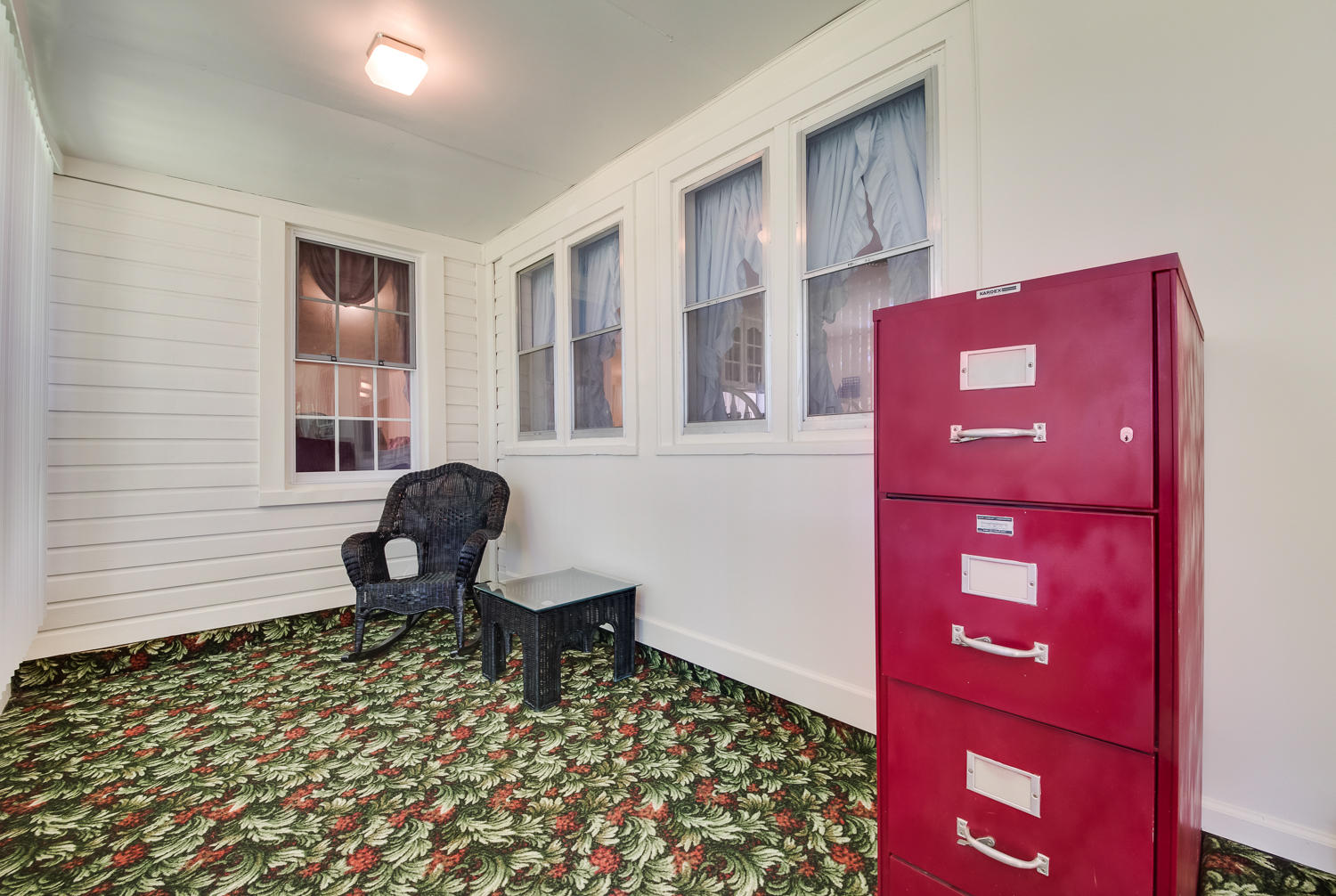 2448 Hickory Valley Road Chattanooga, TN 37421 - Photo 22 of 32 Office - Enclosed Front Porch View 2