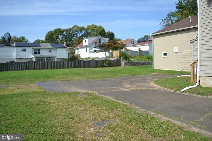1664 Easton Road Willow Grove, PA 19090 - Photo 13 of 37 a view of a backyard