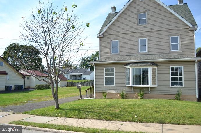 1664 Easton Road Willow Grove, PA 19090 - Photo 2 of 37 a front view of a house with a yard
