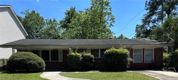 $1,800 | 2201 East 37th Street, Savannah, GA 31404