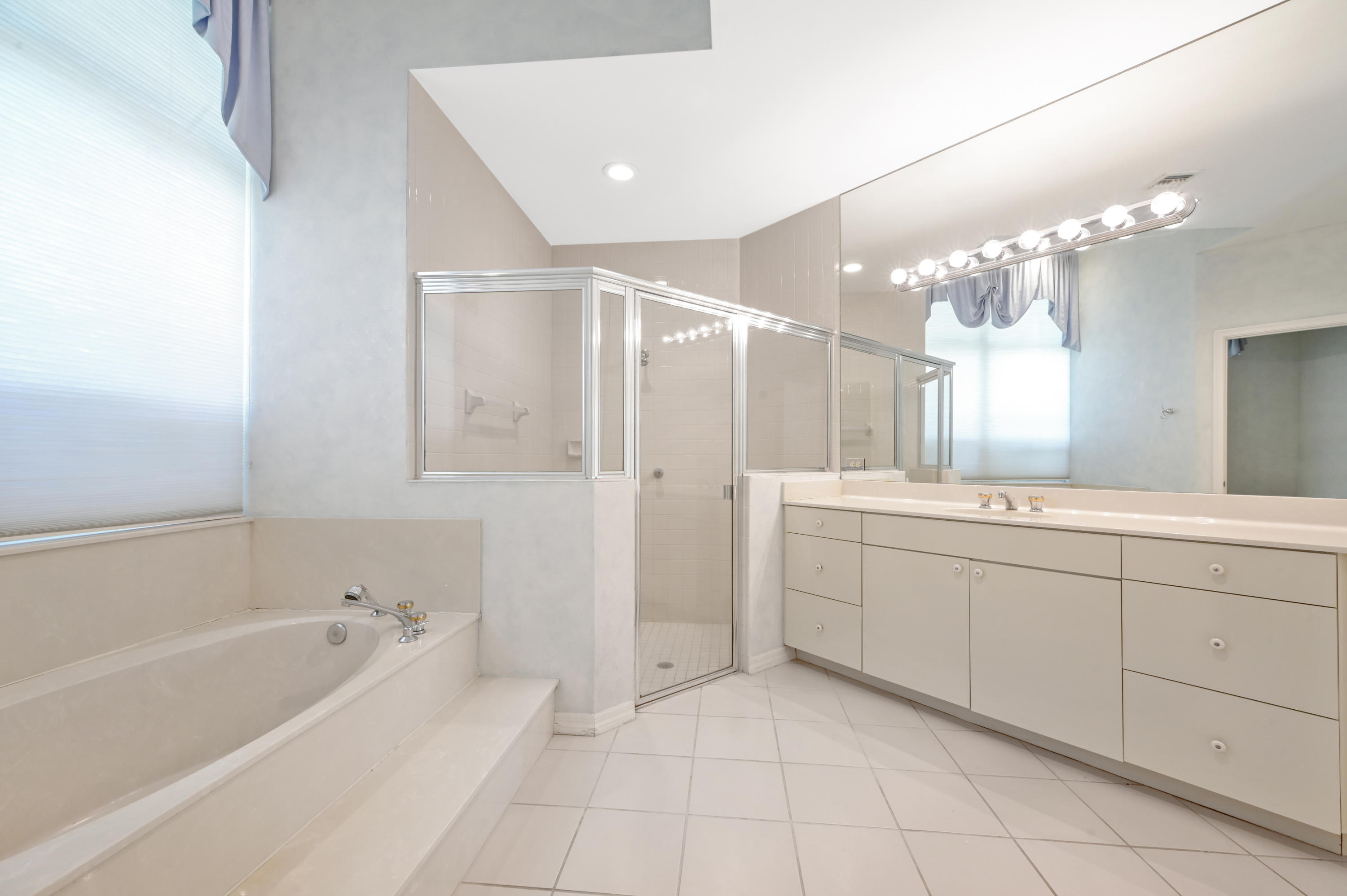 3232 Westminster Drive Boca Raton, FL 33496 - Photo 17 of 40 Bath Room 02