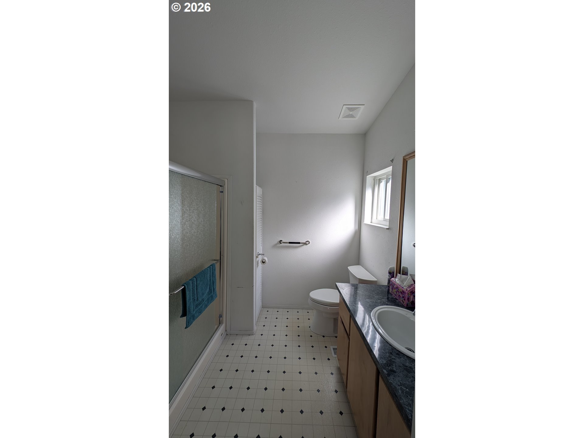 5091 Heceta Beach Road Florence, OR 97439 - Photo 8 of 13 Owner's Suite Bathroom