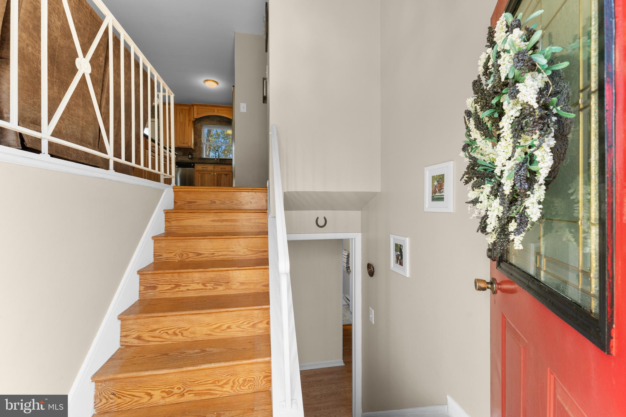 5057 Old Auburn Road Warrenton, VA 20187 - Photo 14 of 47 a view of an entryway