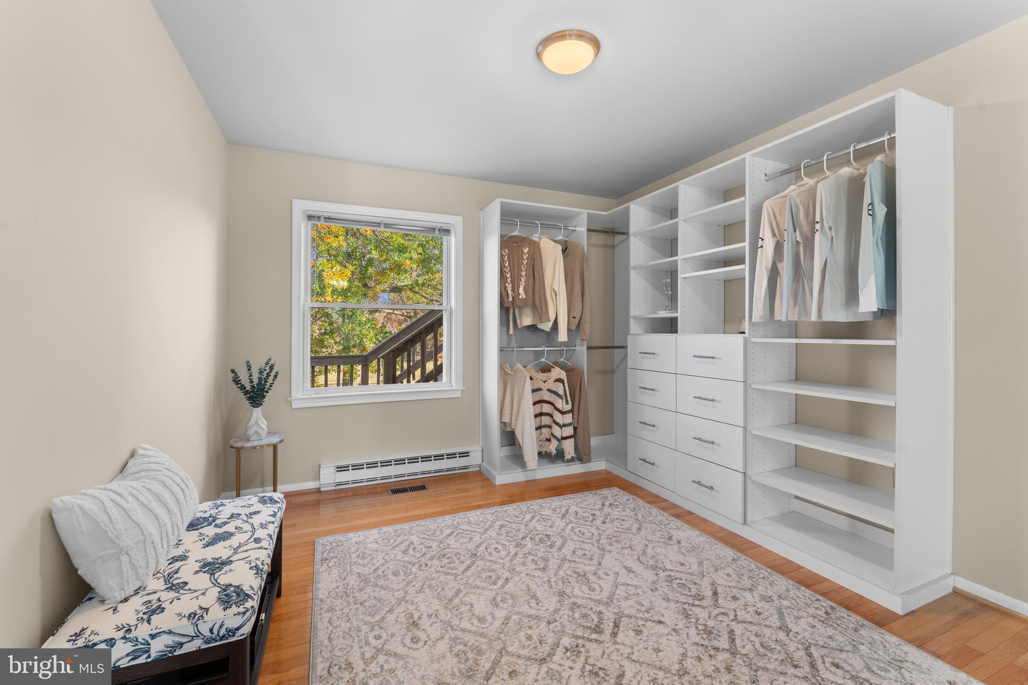 5057 Old Auburn Road Warrenton, VA 20187 - Photo 28 of 47 a living room with furniture and a window