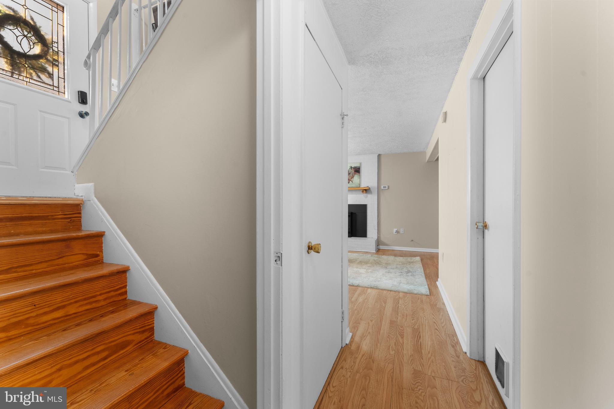 5057 Old Auburn Road Warrenton, VA 20187 - Photo 30 of 47 a view of a hallway with wooden floor and entryway