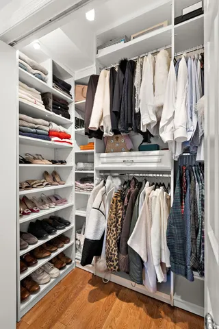 $849,000 | 221 Willow Avenue, Unit 2R, Hoboken, NJ 07030